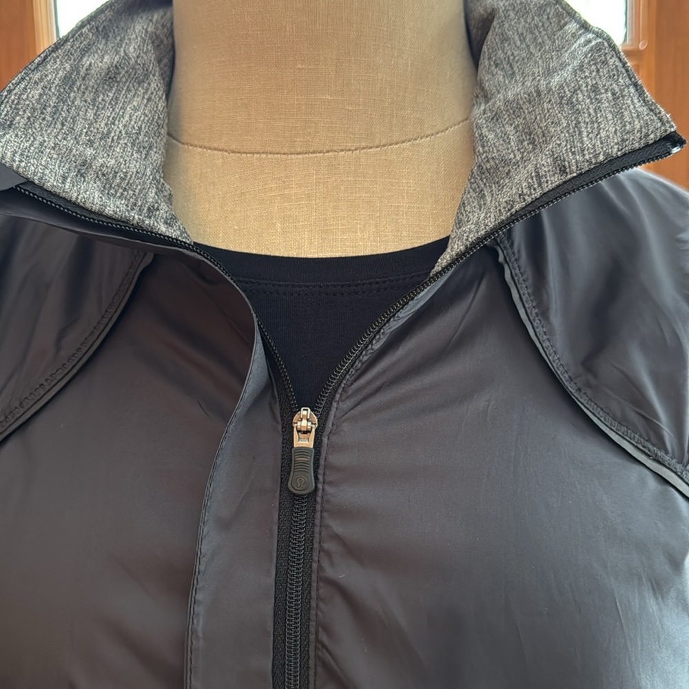 Lululemon Athletic Black Polyester Lightweight Zi… - image 3